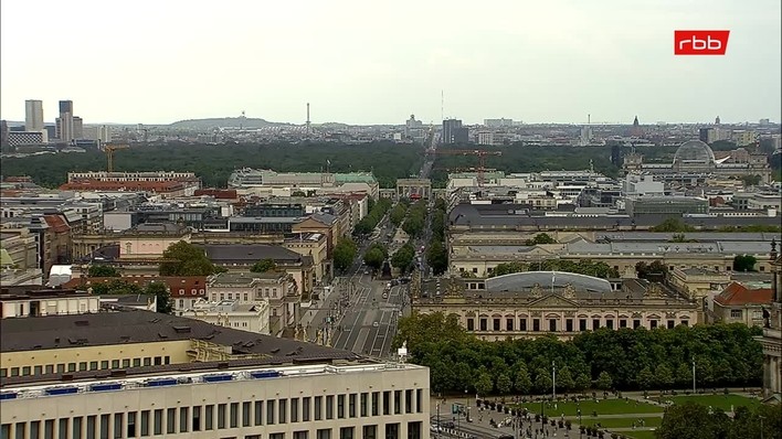Archiv Foto Webcam Berlin: Rotes Rathaus und Berliner Dom