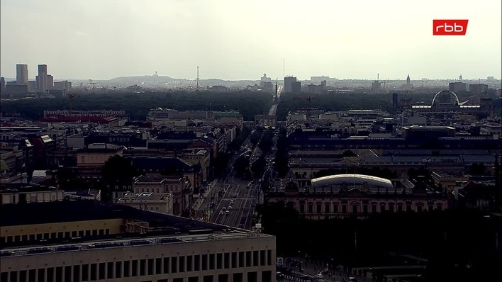 Archiv Foto Webcam Berlin: Rotes Rathaus und Berliner Dom