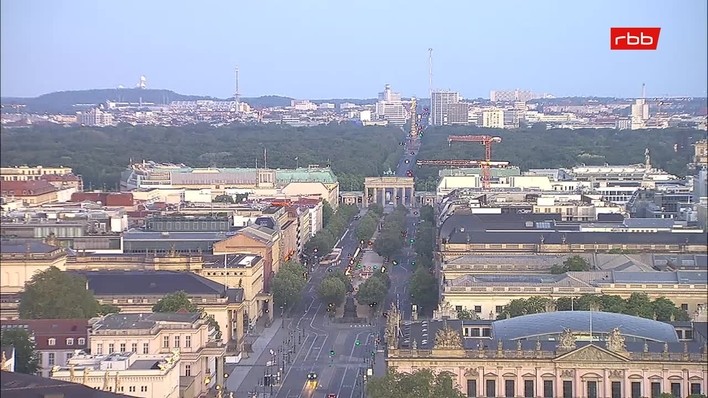 Archiv Foto Webcam Berlin: Rotes Rathaus und Berliner Dom