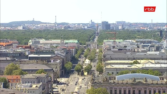 Archiv Foto Webcam Berlin: Rotes Rathaus und Berliner Dom