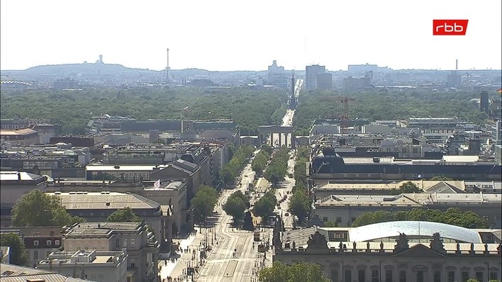 Archiv Foto Webcam Berlin: Rotes Rathaus und Berliner Dom