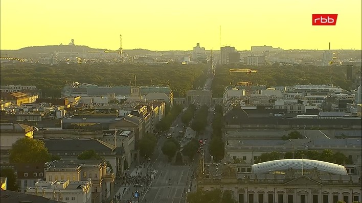 Archiv Foto Webcam Berlin: Rotes Rathaus und Berliner Dom