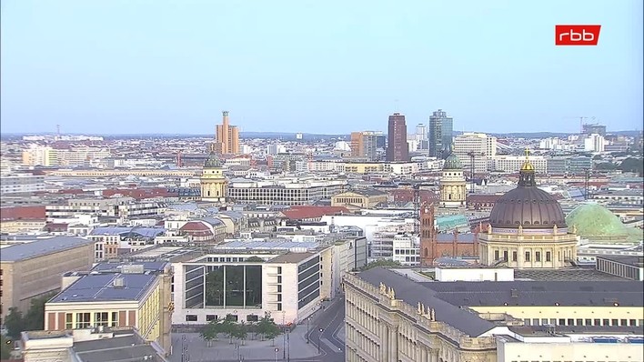 Archiv Foto Webcam Berlin: Rotes Rathaus und Berliner Dom