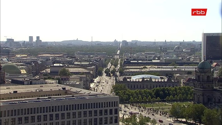 Archiv Foto Webcam Berlin: Rotes Rathaus und Berliner Dom