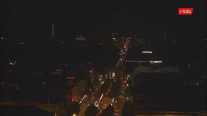 Archiv Foto Webcam Berlin: Rotes Rathaus und Berliner Dom