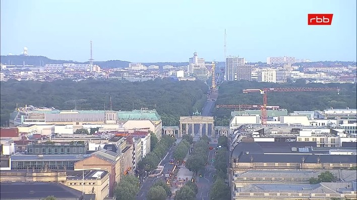 Archiv Foto Webcam Berlin: Rotes Rathaus und Berliner Dom