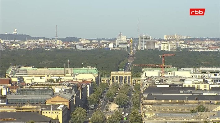 Archiv Foto Webcam Berlin: Rotes Rathaus und Berliner Dom