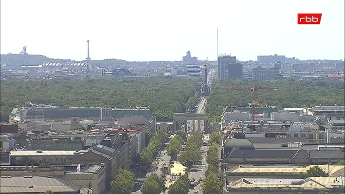 Archiv Foto Webcam Berlin: Rotes Rathaus und Berliner Dom