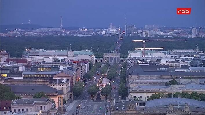 Archiv Foto Webcam Berlin: Rotes Rathaus und Berliner Dom