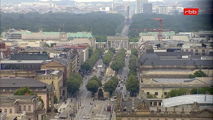 Archiv Foto Webcam Berlin: Rotes Rathaus und Berliner Dom