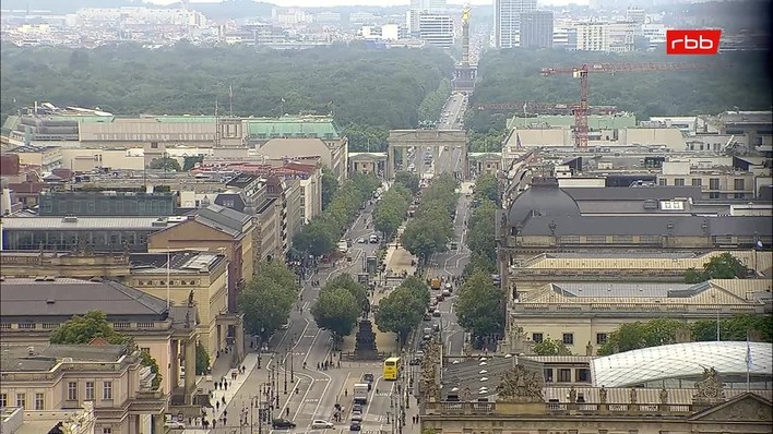 Archiv Foto Webcam Berlin: Rotes Rathaus und Berliner Dom