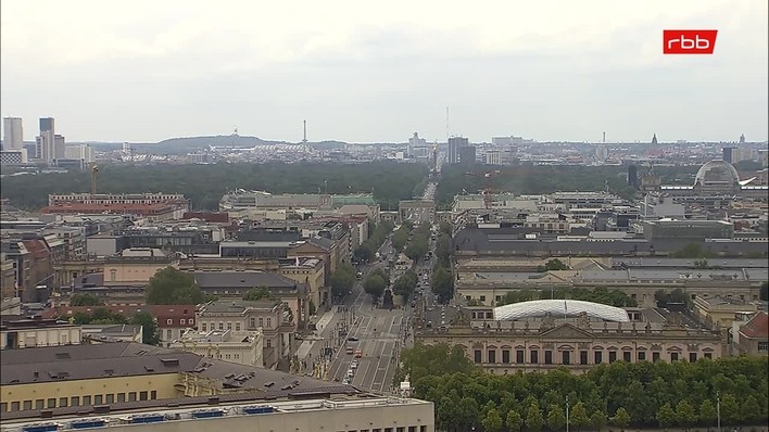 Archiv Foto Webcam Berlin: Rotes Rathaus und Berliner Dom