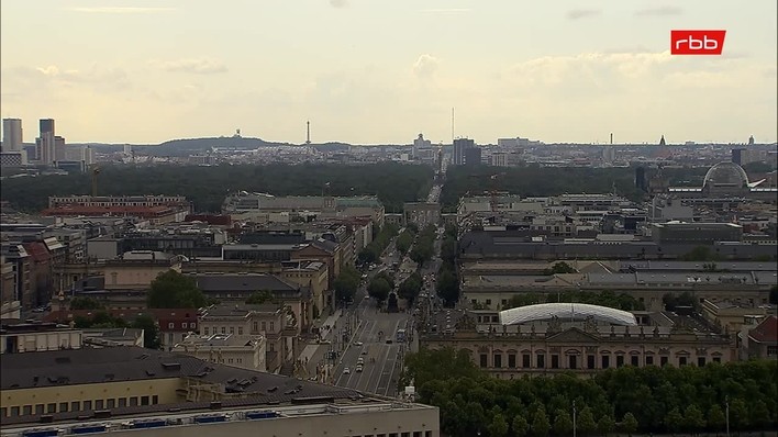 Archiv Foto Webcam Berlin: Rotes Rathaus und Berliner Dom