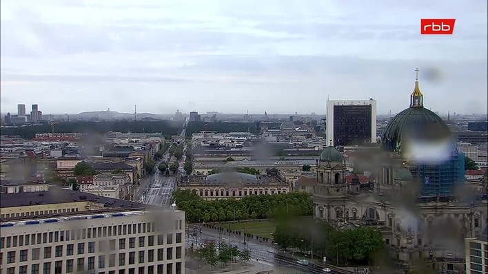 Archiv Foto Webcam Berlin: Rotes Rathaus und Berliner Dom