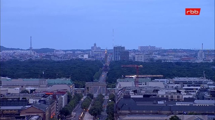Archiv Foto Webcam Berlin: Rotes Rathaus und Berliner Dom