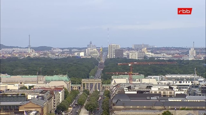 Archiv Foto Webcam Berlin: Rotes Rathaus und Berliner Dom