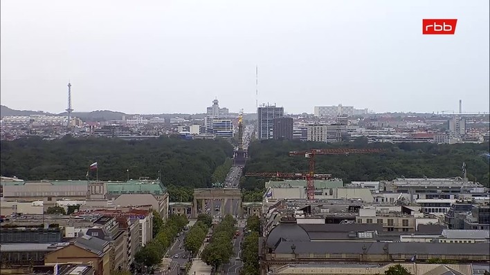 Archiv Foto Webcam Berlin: Rotes Rathaus und Berliner Dom
