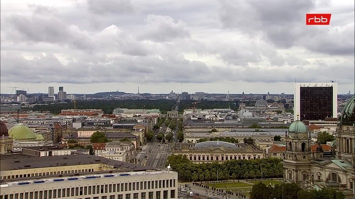 Archiv Foto Webcam Berlin: Rotes Rathaus und Berliner Dom
