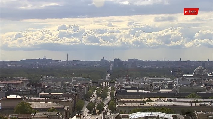 Archiv Foto Webcam Berlin: Rotes Rathaus und Berliner Dom