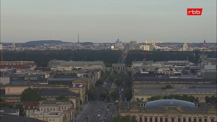 Archiv Foto Webcam Berlin: Rotes Rathaus und Berliner Dom