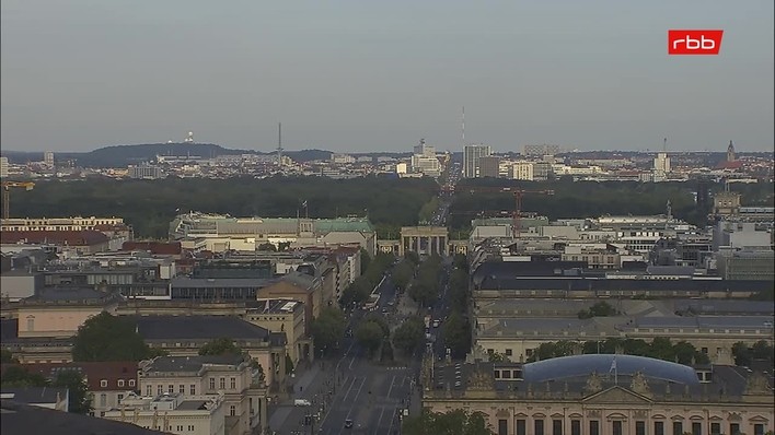 Archiv Foto Webcam Berlin: Rotes Rathaus und Berliner Dom