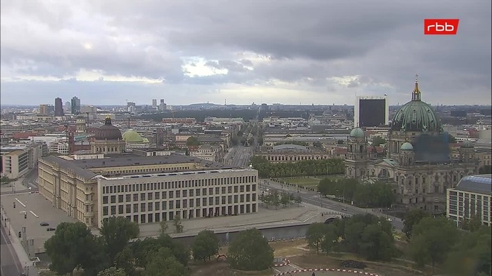 Archiv Foto Webcam Berlin: Rotes Rathaus und Berliner Dom