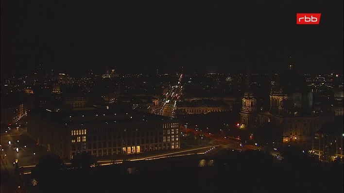 Archiv Foto Webcam Berlin: Rotes Rathaus und Berliner Dom