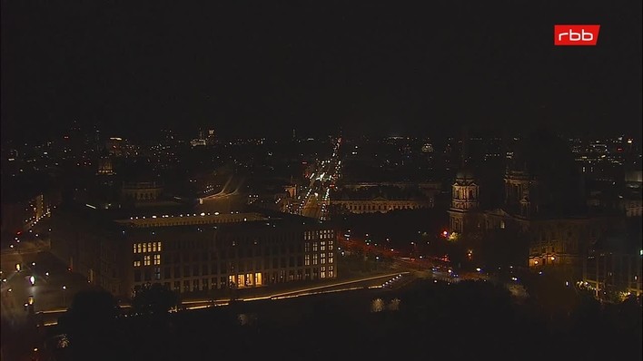Archiv Foto Webcam Berlin: Rotes Rathaus und Berliner Dom