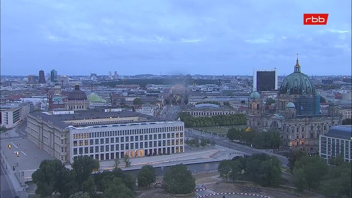 Archiv Foto Webcam Berlin: Rotes Rathaus und Berliner Dom