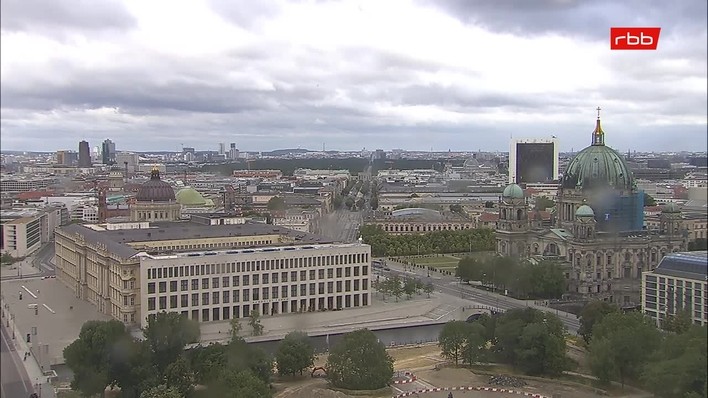 Archiv Foto Webcam Berlin: Rotes Rathaus und Berliner Dom