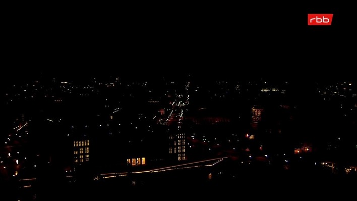 Archiv Foto Webcam Berlin: Rotes Rathaus und Berliner Dom