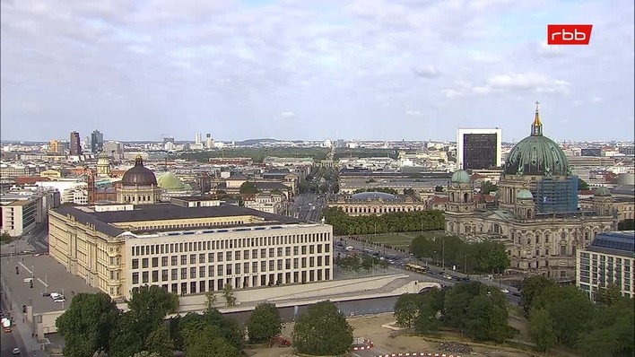 Archiv Foto Webcam Berlin: Rotes Rathaus und Berliner Dom