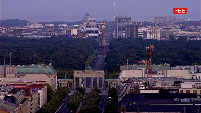 Archiv Foto Webcam Berlin: Rotes Rathaus und Berliner Dom
