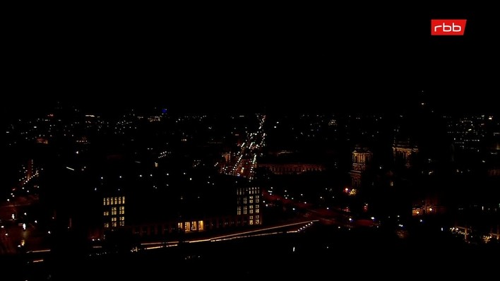 Archiv Foto Webcam Berlin: Rotes Rathaus und Berliner Dom