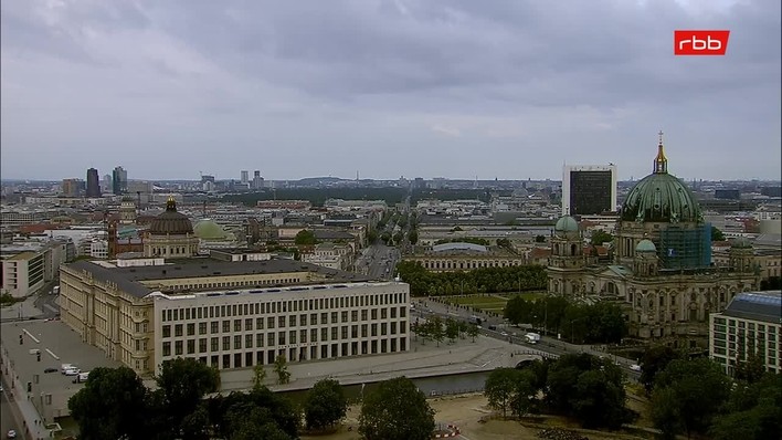 Archiv Foto Webcam Berlin: Rotes Rathaus und Berliner Dom