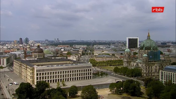 Archiv Foto Webcam Berlin: Rotes Rathaus und Berliner Dom