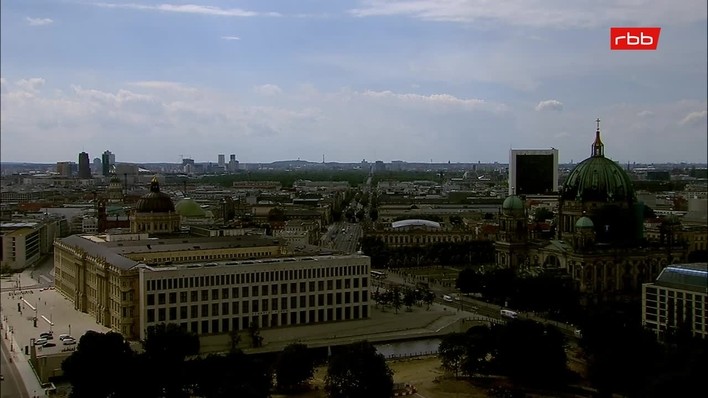 Archiv Foto Webcam Berlin: Rotes Rathaus und Berliner Dom