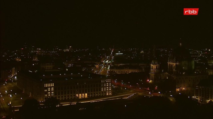 Archiv Foto Webcam Berlin: Rotes Rathaus und Berliner Dom
