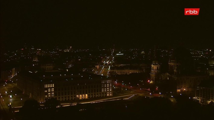 Archiv Foto Webcam Berlin: Rotes Rathaus und Berliner Dom