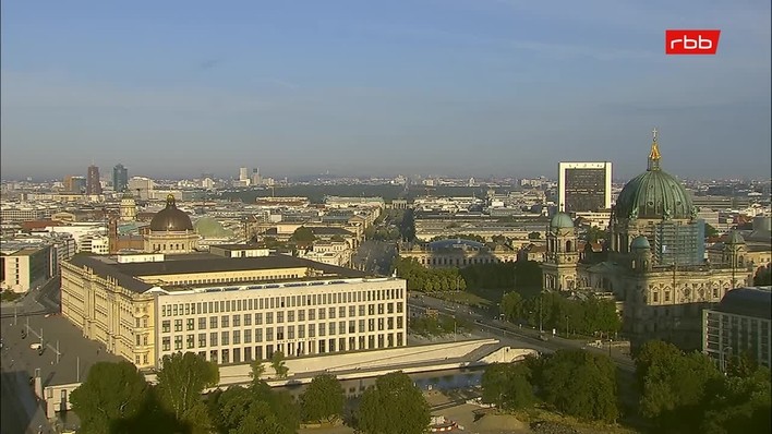 Archiv Foto Webcam Berlin: Rotes Rathaus und Berliner Dom