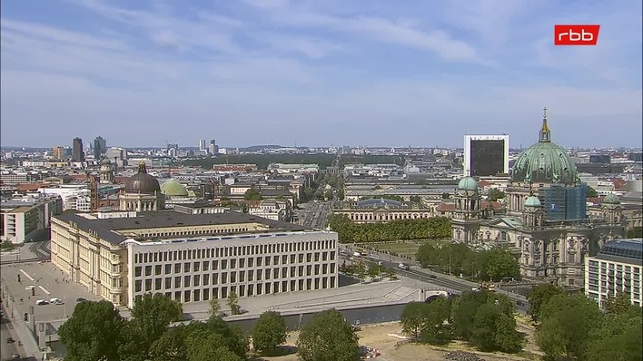 Archiv Foto Webcam Berlin: Rotes Rathaus und Berliner Dom