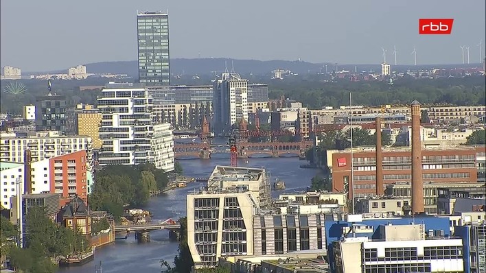 Archiv Foto Webcam Berlin: Rotes Rathaus und Berliner Dom