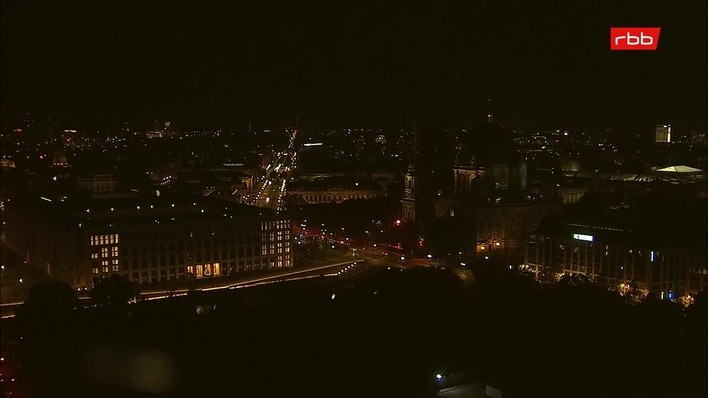 Archiv Foto Webcam Berlin: Rotes Rathaus und Berliner Dom