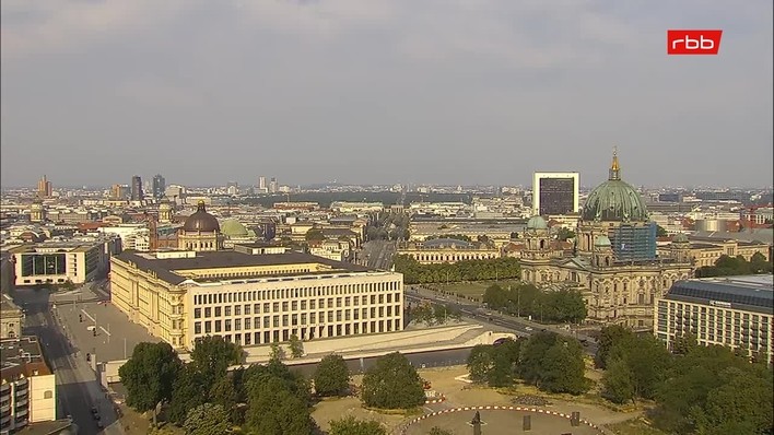Archiv Foto Webcam Berlin: Rotes Rathaus und Berliner Dom
