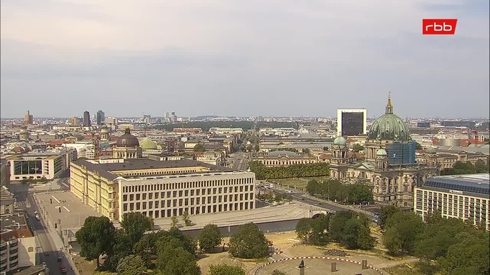 Archiv Foto Webcam Berlin: Rotes Rathaus und Berliner Dom