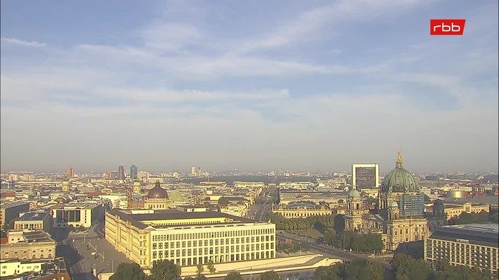 Archiv Foto Webcam Berlin: Rotes Rathaus und Berliner Dom