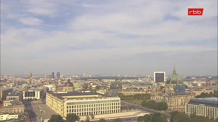 Archiv Foto Webcam Berlin: Rotes Rathaus und Berliner Dom