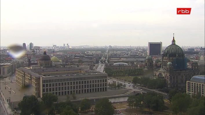 Archiv Foto Webcam Berlin: Rotes Rathaus und Berliner Dom