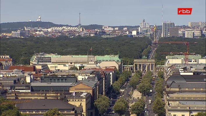 Archiv Foto Webcam Berlin: Rotes Rathaus und Berliner Dom