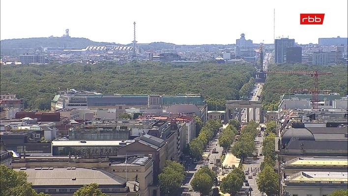 Archiv Foto Webcam Berlin: Rotes Rathaus und Berliner Dom